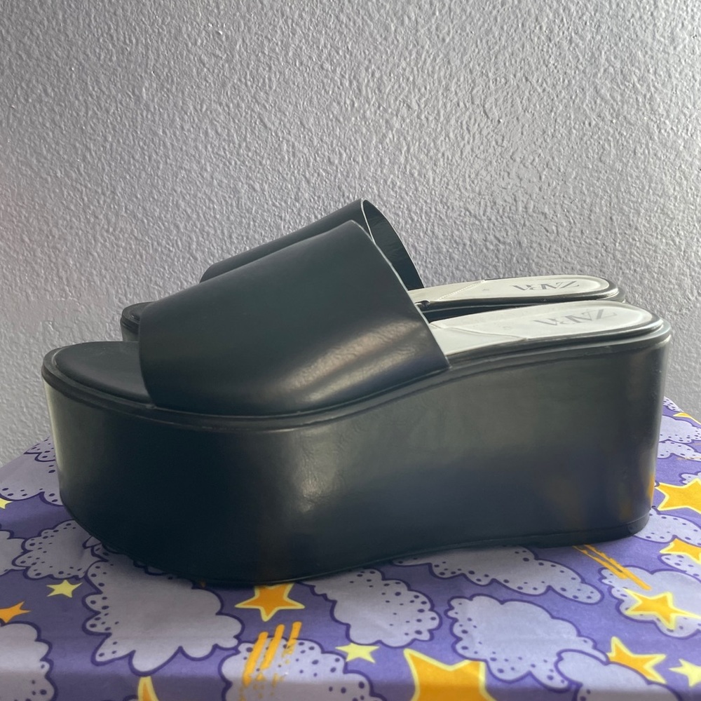 Zara Black Ultra Platforms 90s inspo